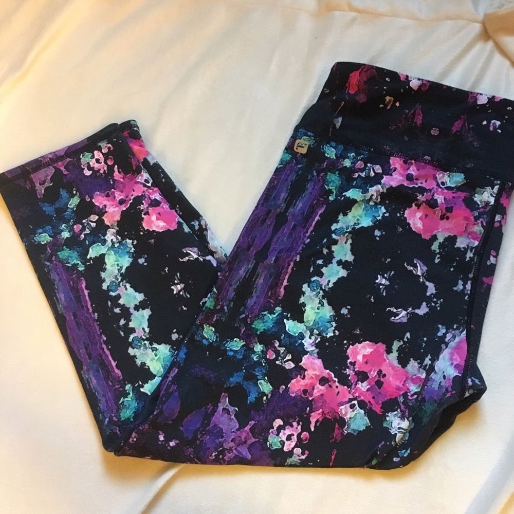 Fabletics Gray Splatter Print Capris Medium