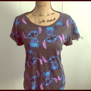 Disney medium Stitch tshirt 💙👽