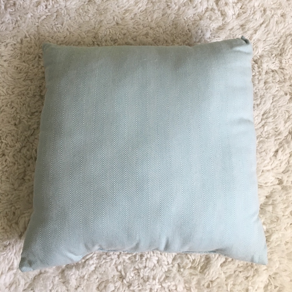 Throw pillow