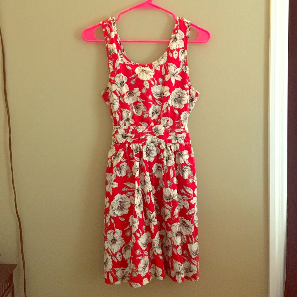 Forever 21 flower pattern dress with pockets 🌸