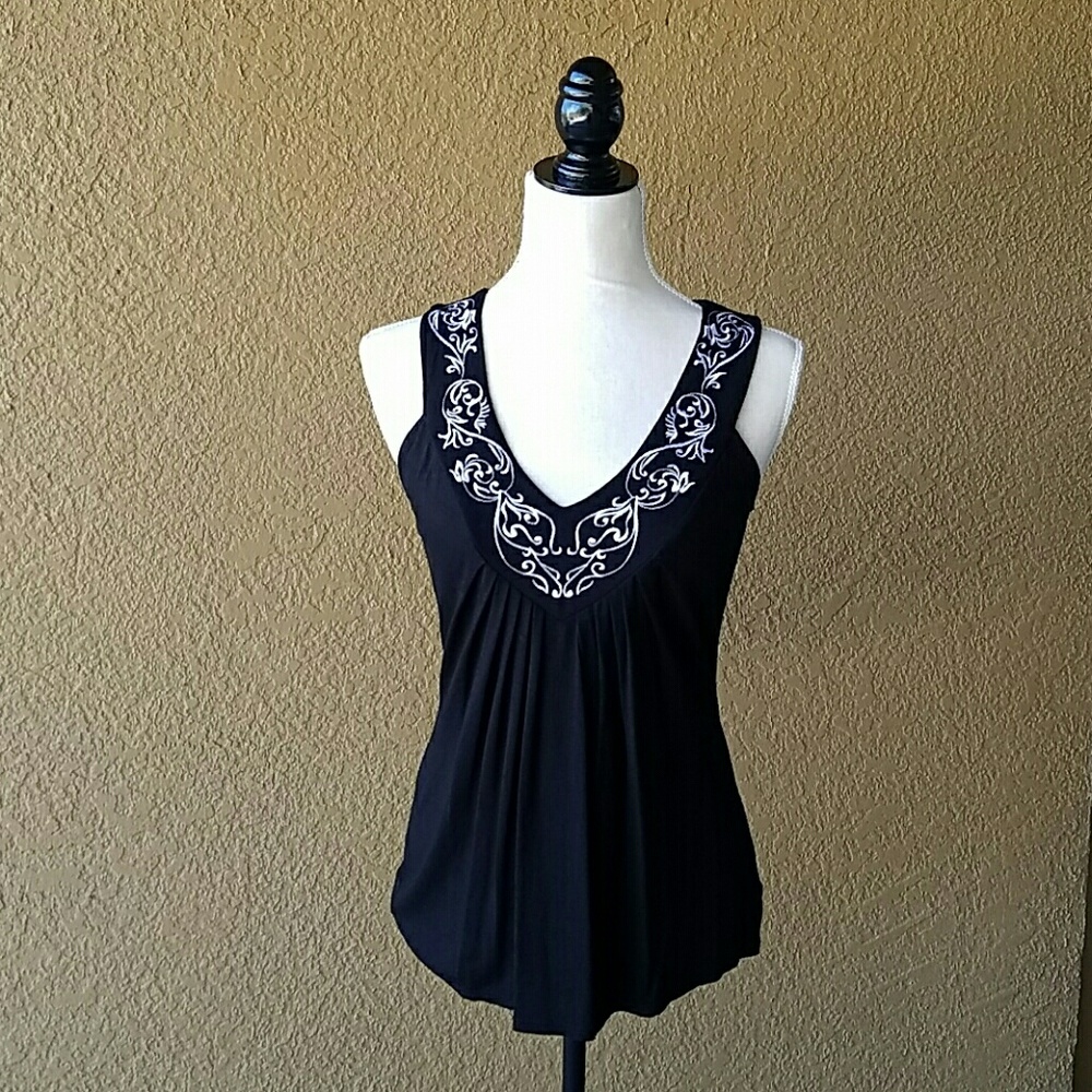 White House Black Market sleeveless top