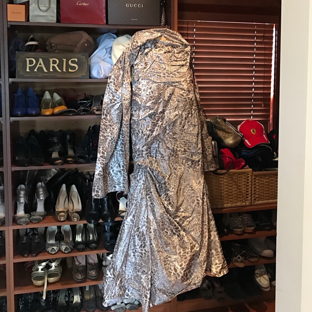 Snow leopard Monique Lhuillier mermaid gown. NWT
