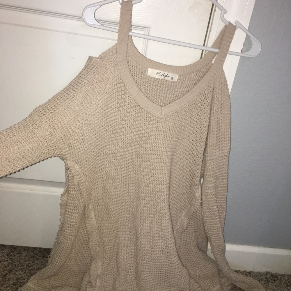 Shoulder cut out sweater dress
