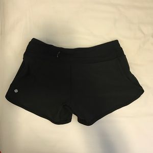 Lululemon groovy run shorts