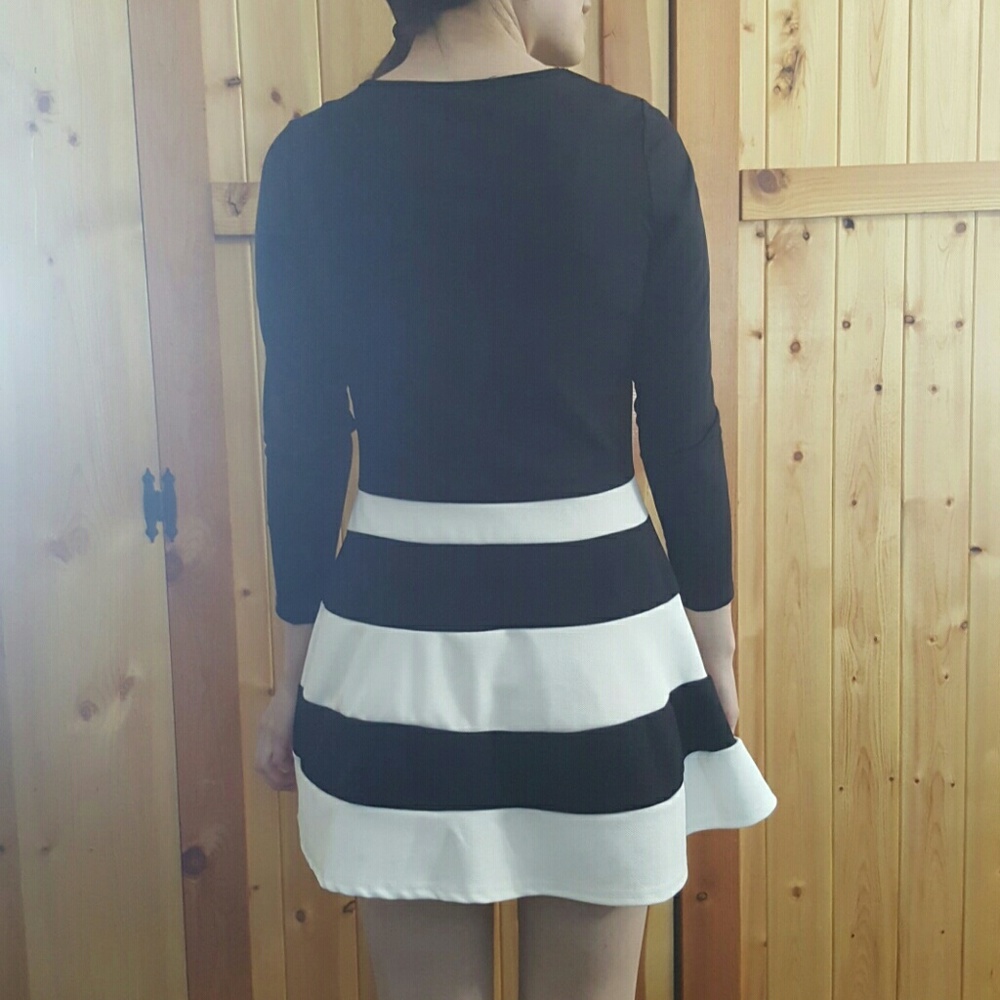 Dress - Picture 2 of 2