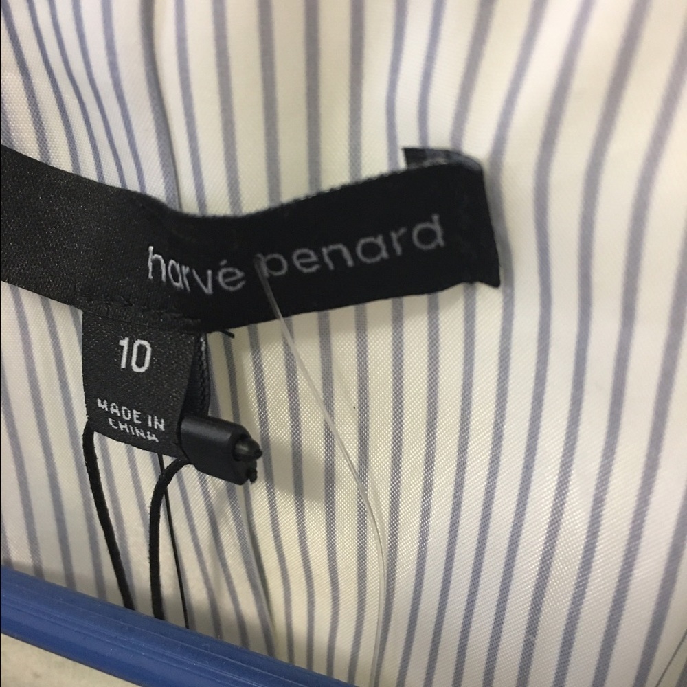 Blazer - Picture 3 of 4