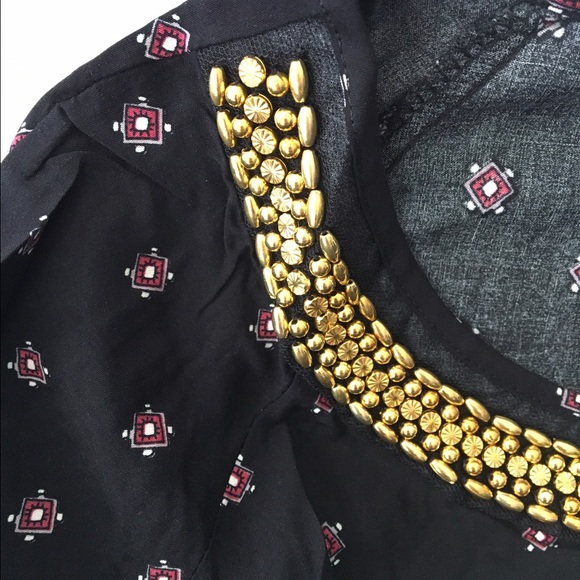 🎀PLUS SIZE🎀Embellished Blouse - Picture 4 of 4