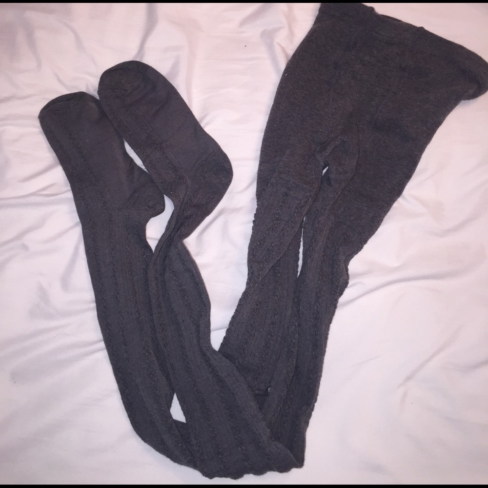 NWOT. Gray sweater print footed leggings