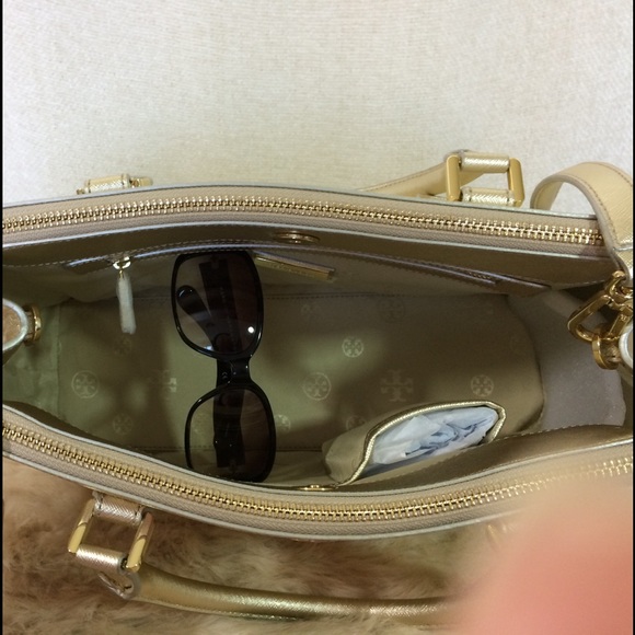 NEW Tory Burch Robinson Gold Saffiano Leather Mini Double-Zip Tote/Shoulder Bag - Picture 10 of 14