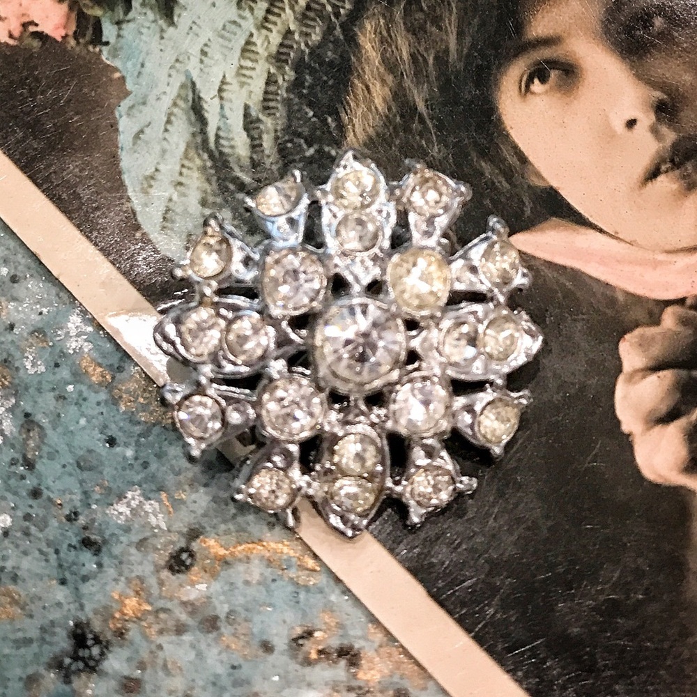 Vintage 1950's Small Round Rhinestone Pin in Silver Metal Pin Back