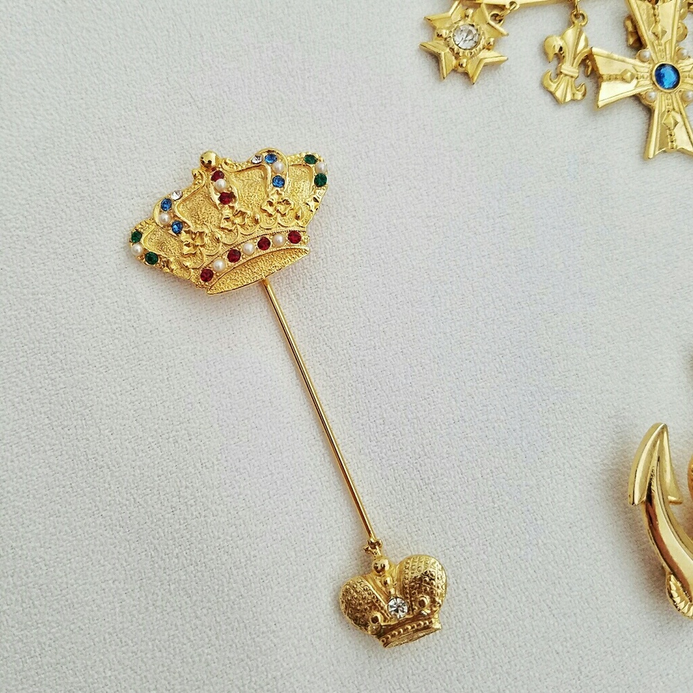 Vintage Royal Crown Jewel Gold Toned Brooch Pin