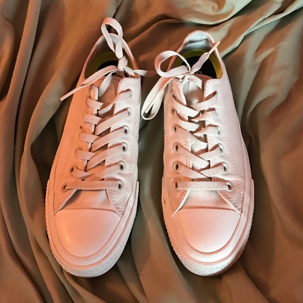 Chuck Taylor All Star II Low Top Sneaker.