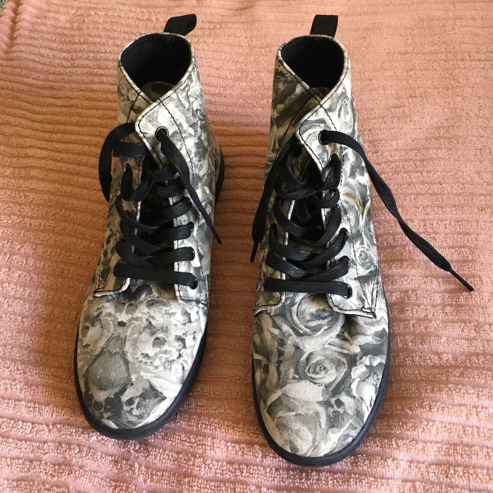 Dr. Martens-white, black & grey roses & skulls