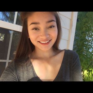 Meet your Posher, Claire