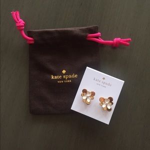 Kate Spade white pansy blossom earrings