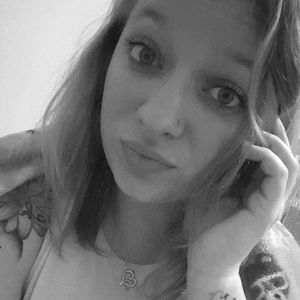 Meet your Posher, Cassandra