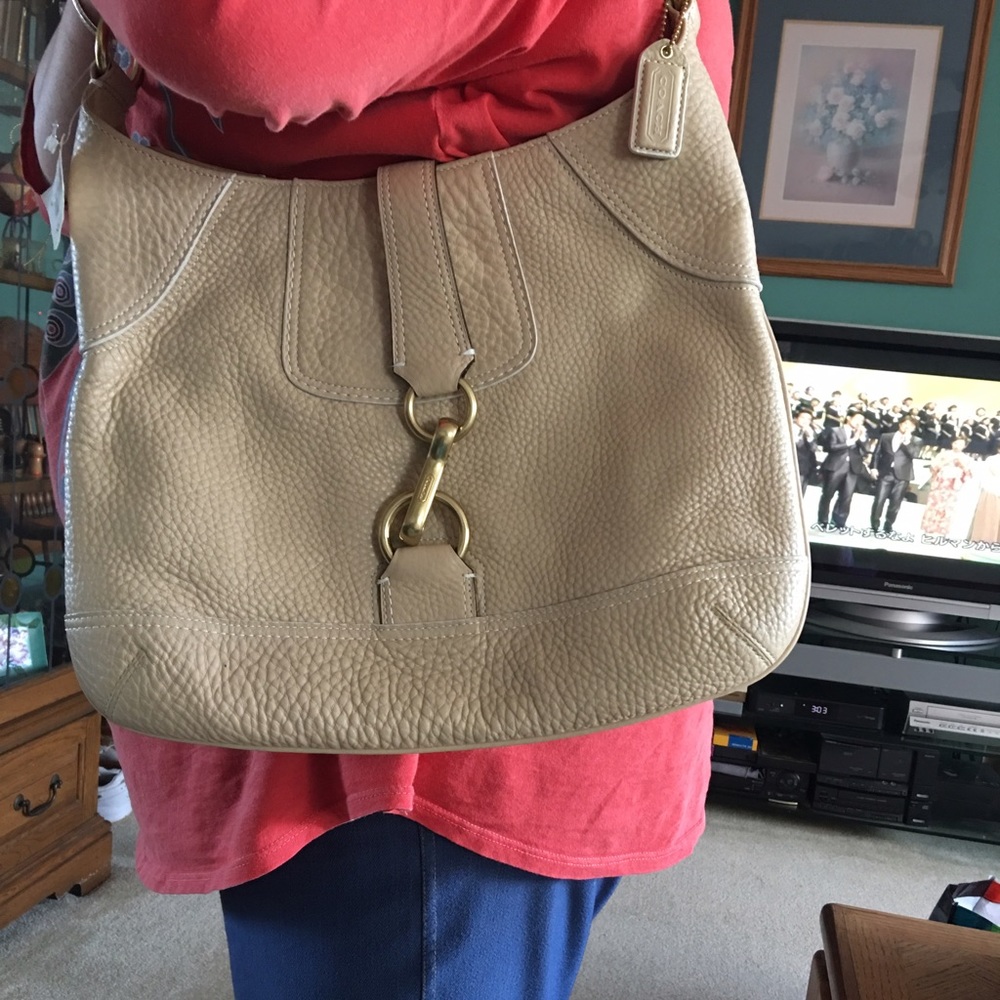 Coach - medium shoulder bag, Sand color