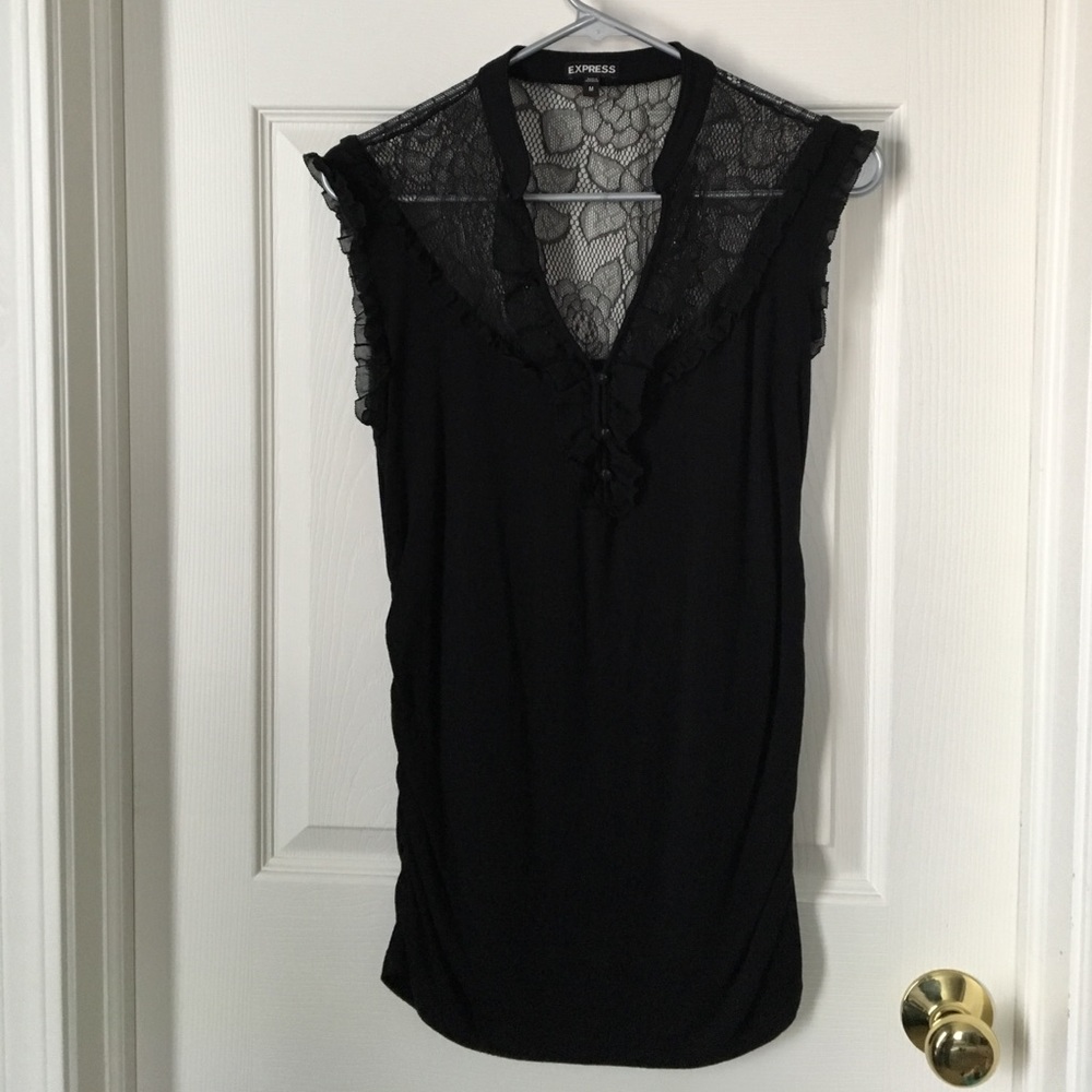 Beautiful lace EXPRESS blouse