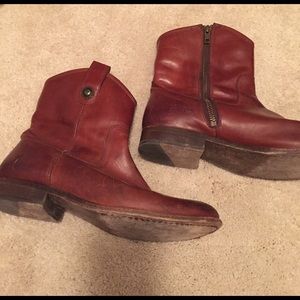 Frye Melissa Button shortie boots
