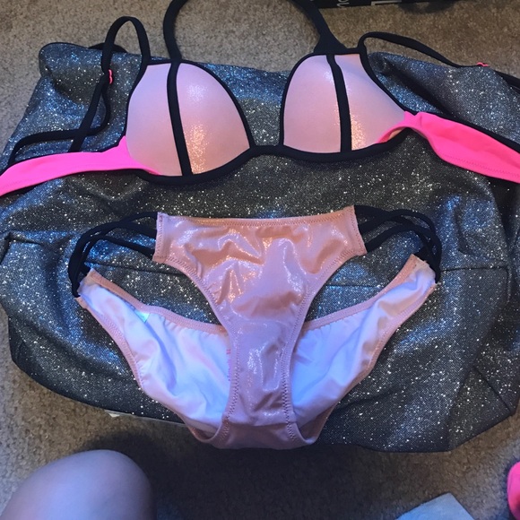 Victoria secret bathing suit 2 bottoms - Picture 3 of 4