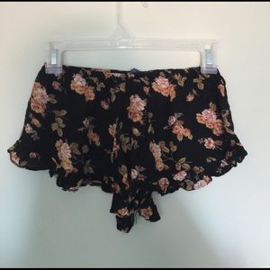Brandy Melville Floral Ruffle Shorts