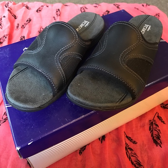 Easy Spirit Sundancer Sandals - Picture 1 of 3