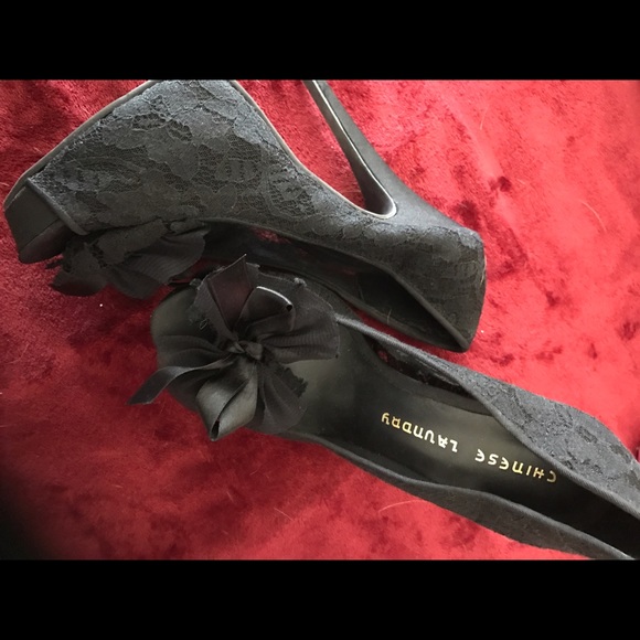 Chinese Laundry black heels - Picture 1 of 3