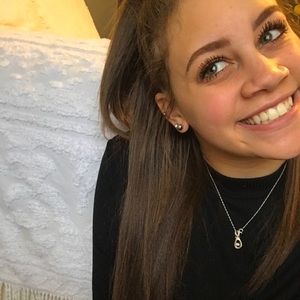 Meet your Posher, Logan