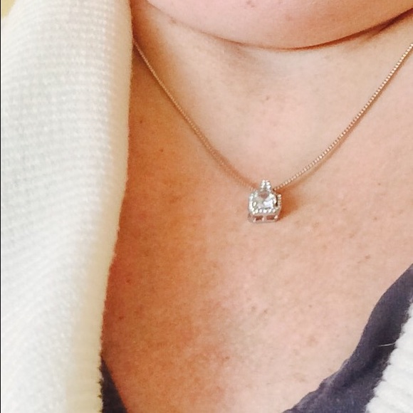 🌷NEW🌷Sparkling AAA CZ pendant in silver - Picture 4 of 6