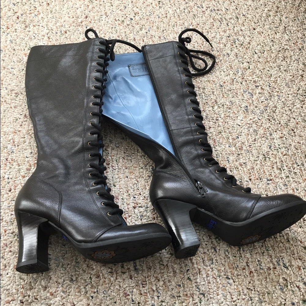 SOLD ON Ⓜ️ Indigo by Clarks lace up boots size 7