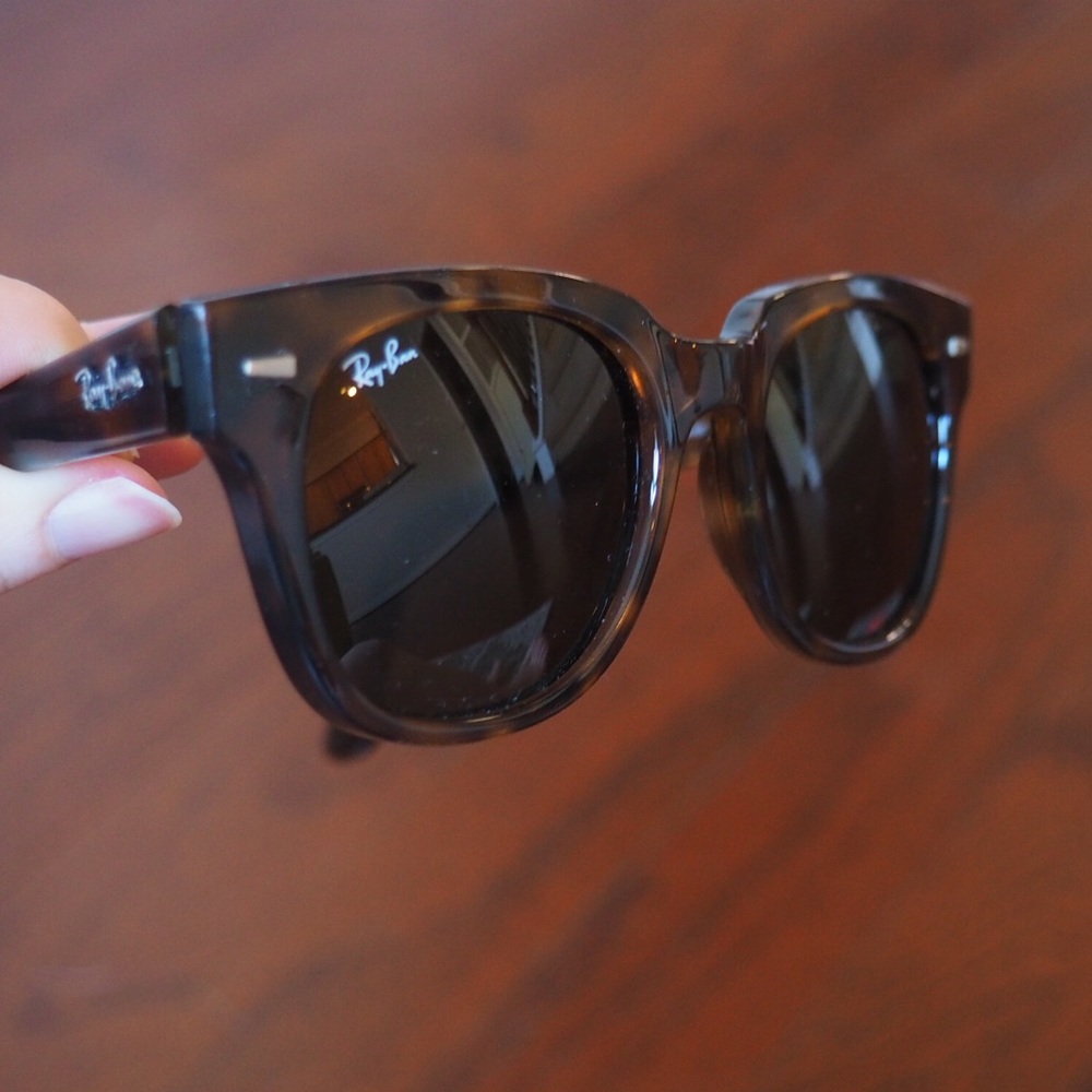 Brown Ray-Ban Meteor