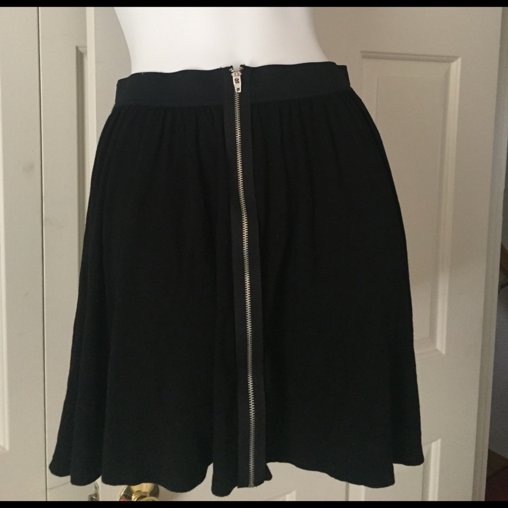 Black skirt with zipper detail