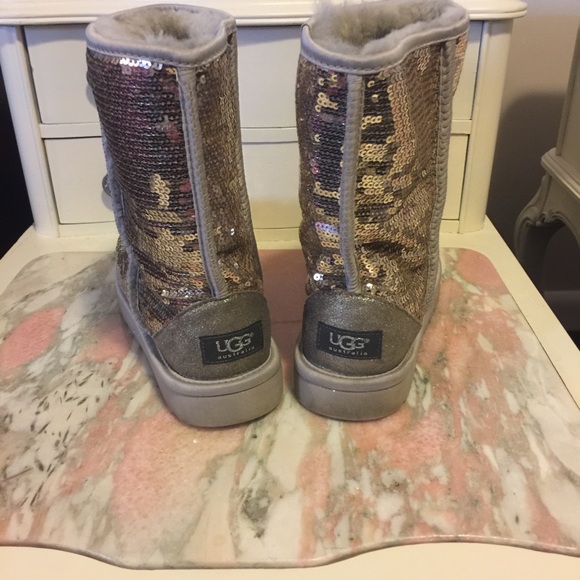 silver uggs size 9 silver uggs size 9