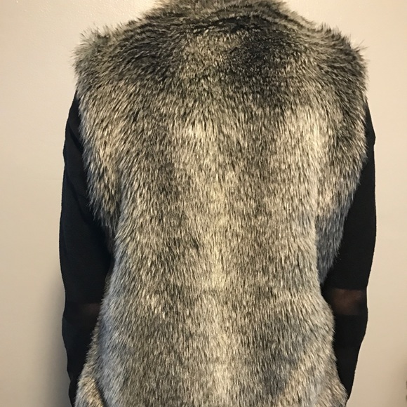 Faux fur vest by Garnett Hill. Size small. - Picture 2 of 3