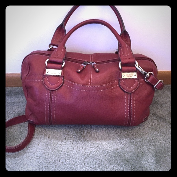 Tignanello Handbags - Tignanello leather Crossbody satchel
