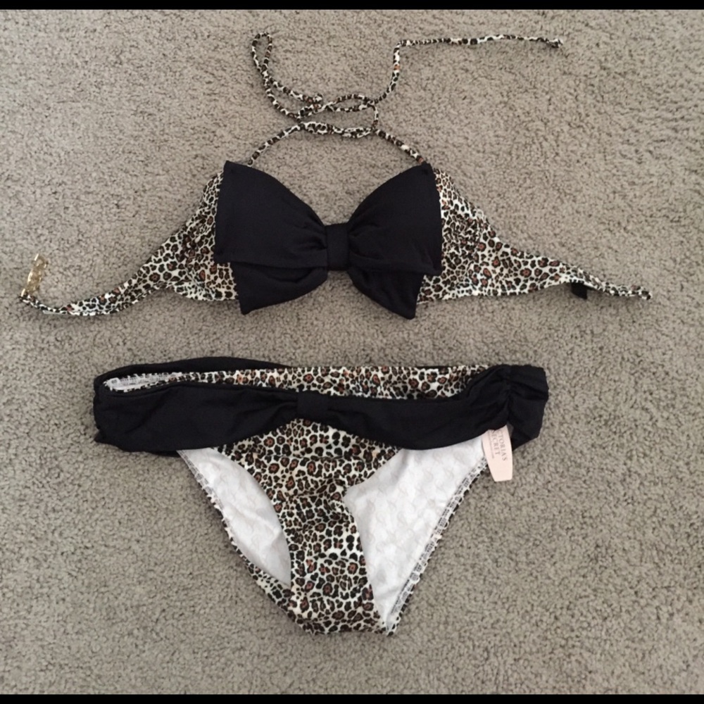 Victoria's Secret Black Leopard Bikini. 32B/Small