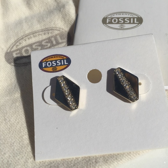 Fossil Pave Geometric Studs NWT - Picture 3 of 4