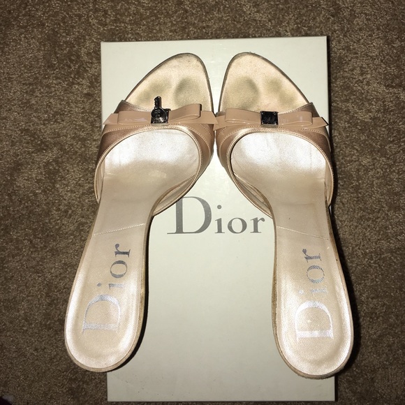 Pale pink satin padlock bow mule by Christian Dior - Picture 4 of 4