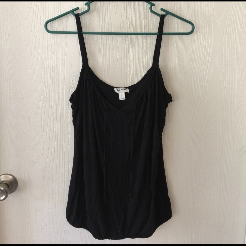 🌈SALE! Cute and simple black tank!