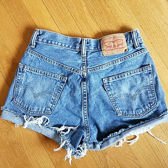 Levi's Pants - Levi's  550 high-waisted cut off shorts