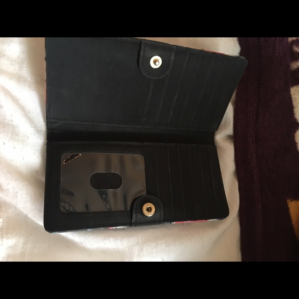 Floral Wallet - Picture 2 of 2