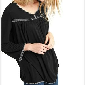 Contrast stitch long sleeve top.