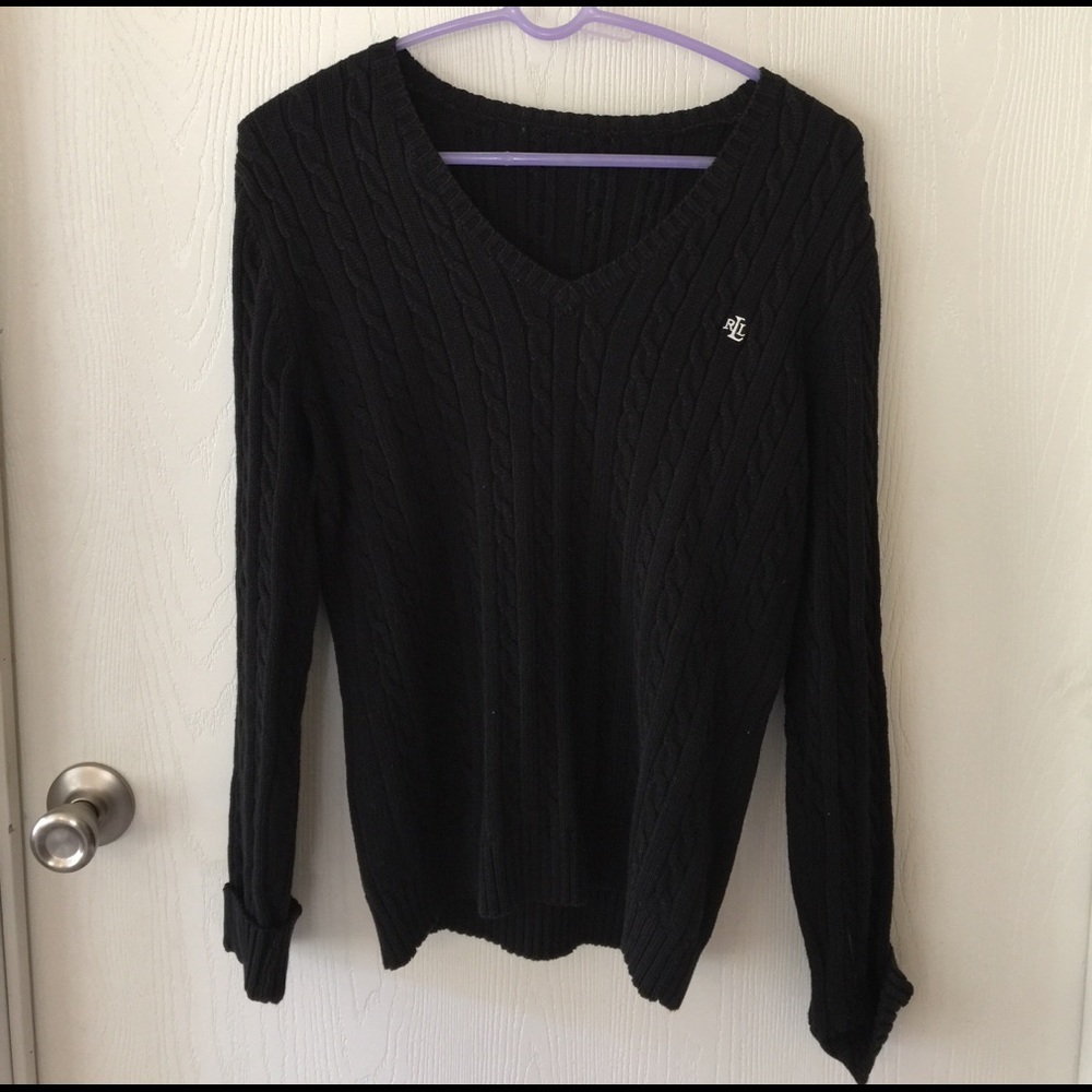 Chunky cable knit sweater!