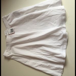 SHORT WHITE FOREVER 21 SKATER SKIRT