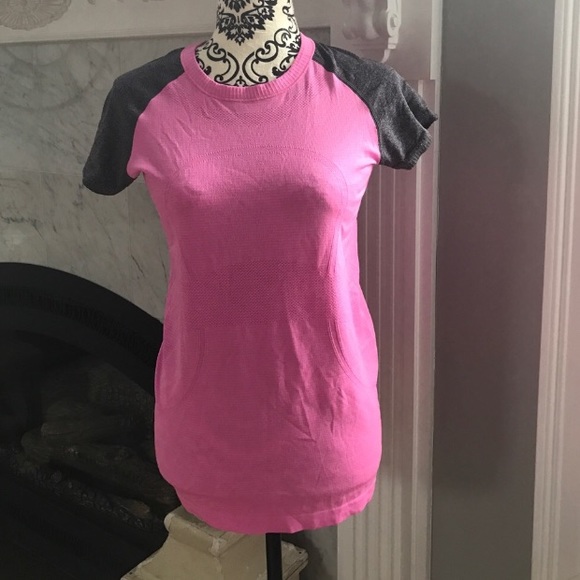 lululemon athletica Tops - Lululemon athletica size 6