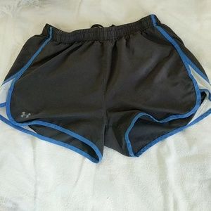 ♥️Under Armour athletic shorts