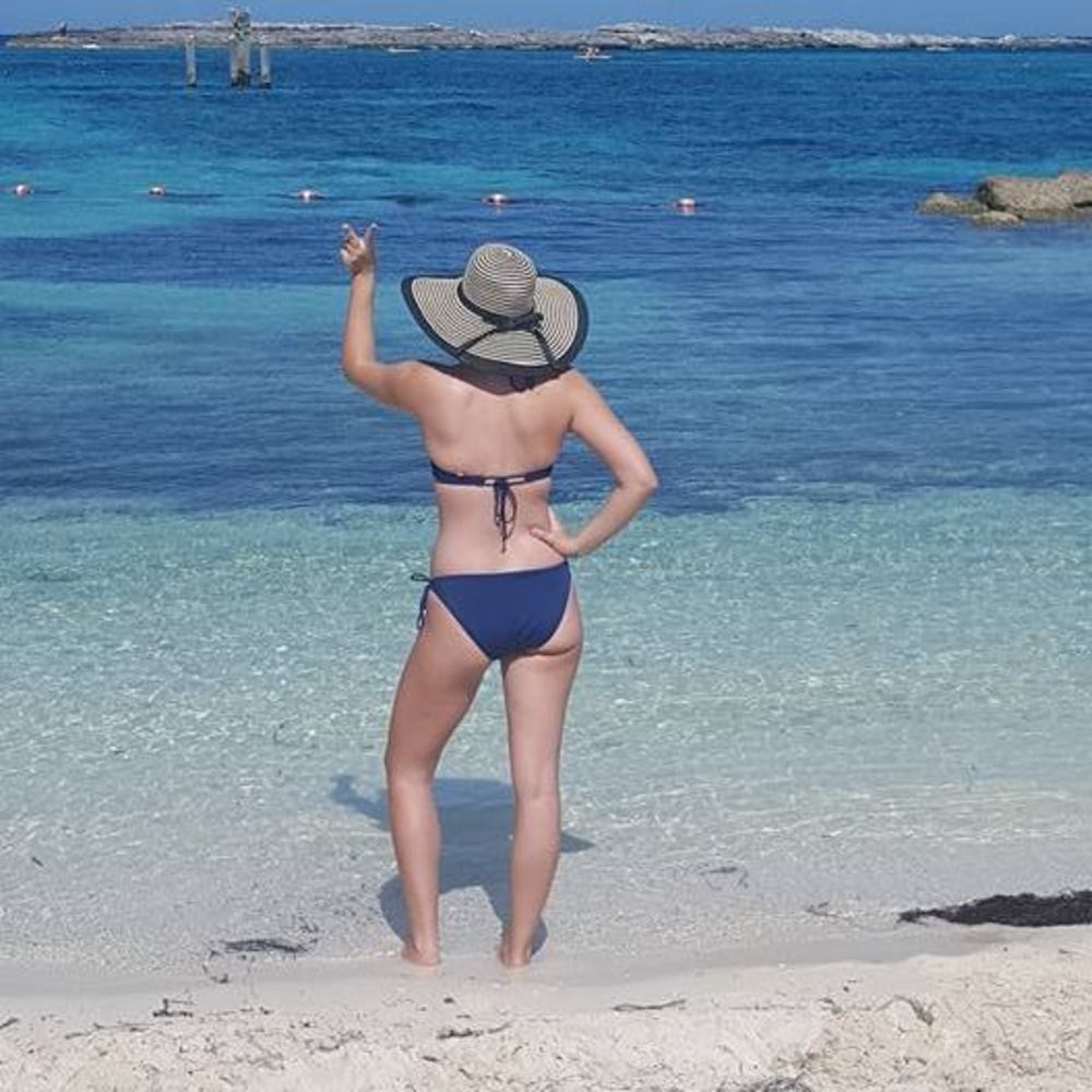 Meet your Posher, Elisha