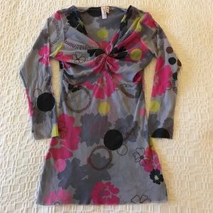 Sweet Pea modern floral mesh 3/4 sleeve shirt.