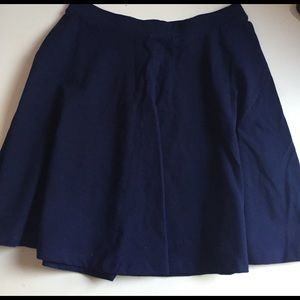 SHORT NAVY BLUE FOREVER 21 SKATER SKIRT