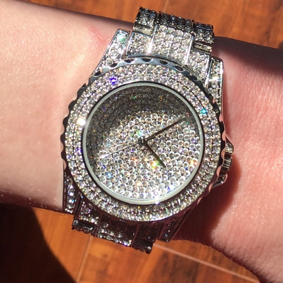 Large Crystal Wristwatch, Silver or Rose Gold - Picture 3 of 7